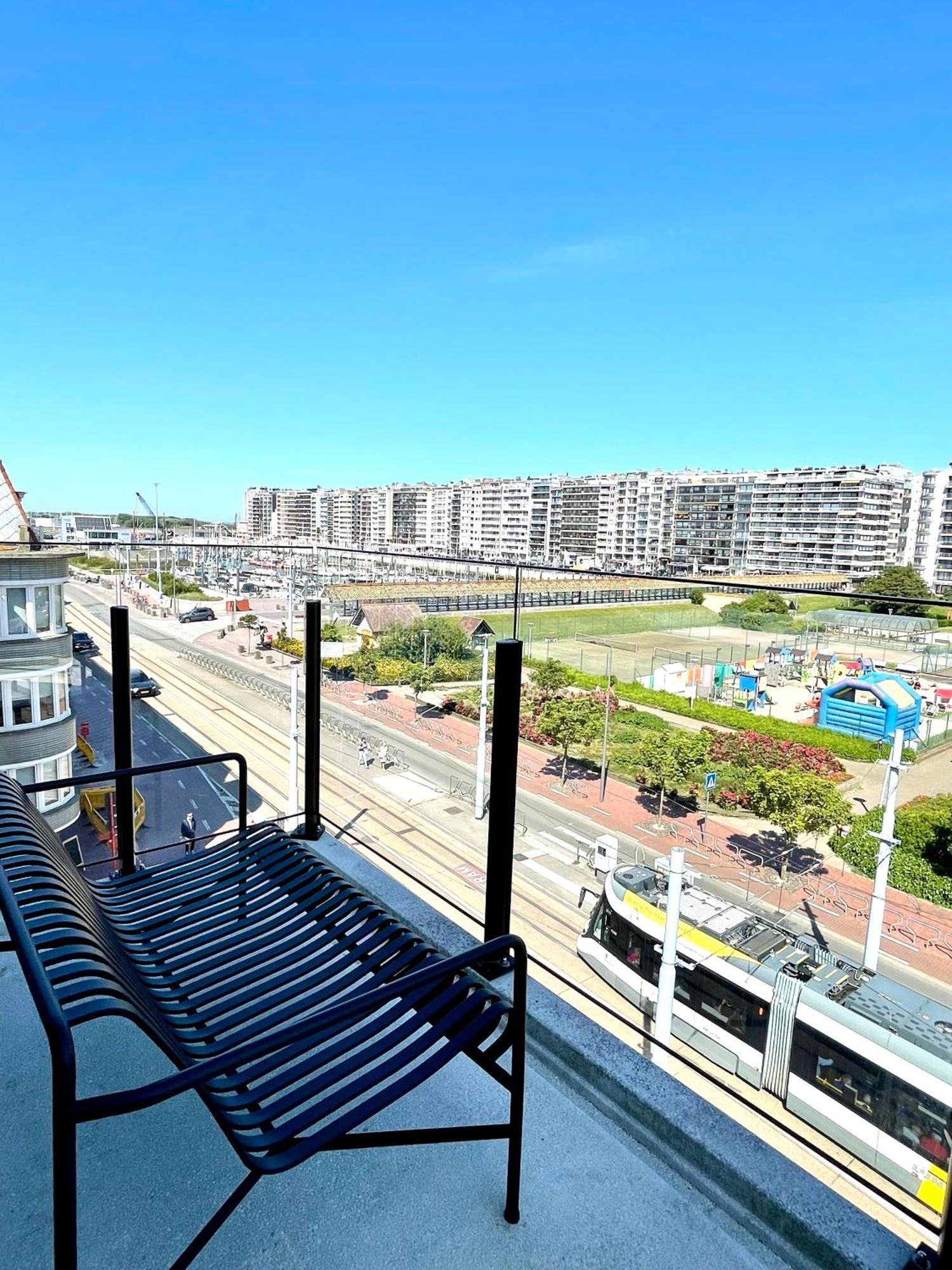 Molo Roof: Stylish Marina View Penthouse in Blankenberge Apartment Exterior photo