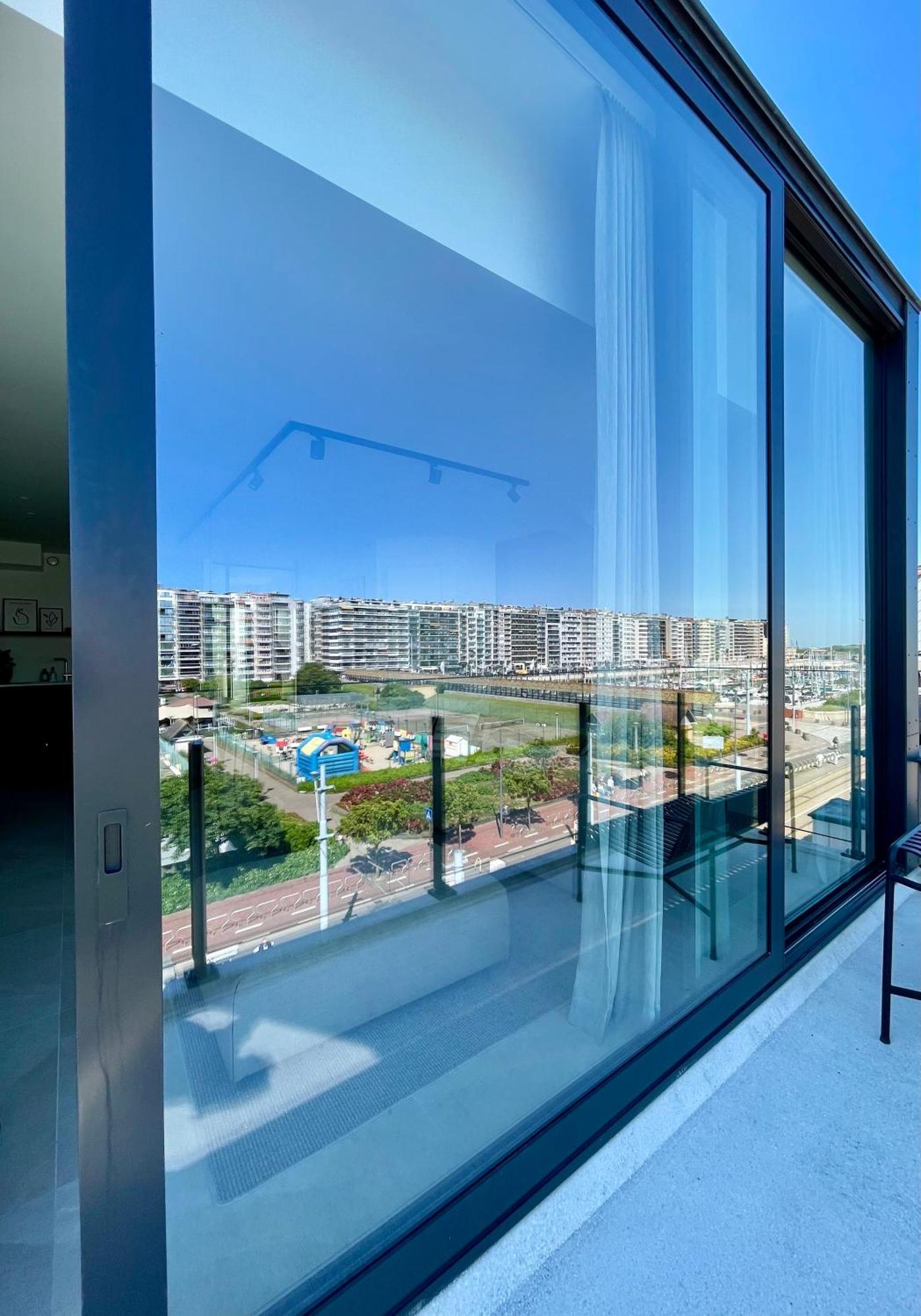 Molo Roof: Stylish Marina View Penthouse in Blankenberge Apartment Exterior photo